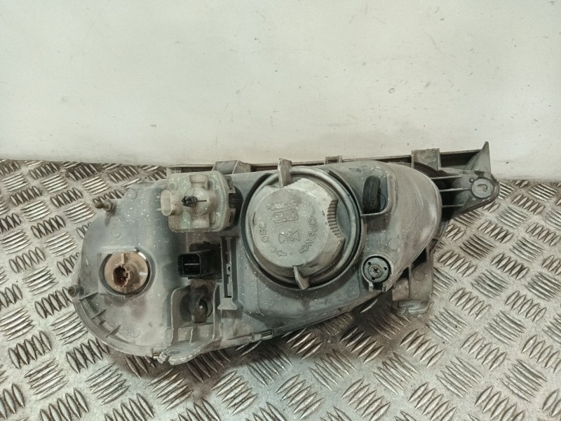 Recambio de faro derecho para daewoo lanos (klat) 1.3 referencia OEM IAM 96304611  