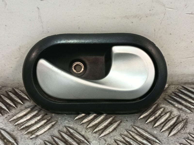 Recambio de maneta interior trasera derecha para dacia logan referencia OEM IAM 8200733847 0509701 