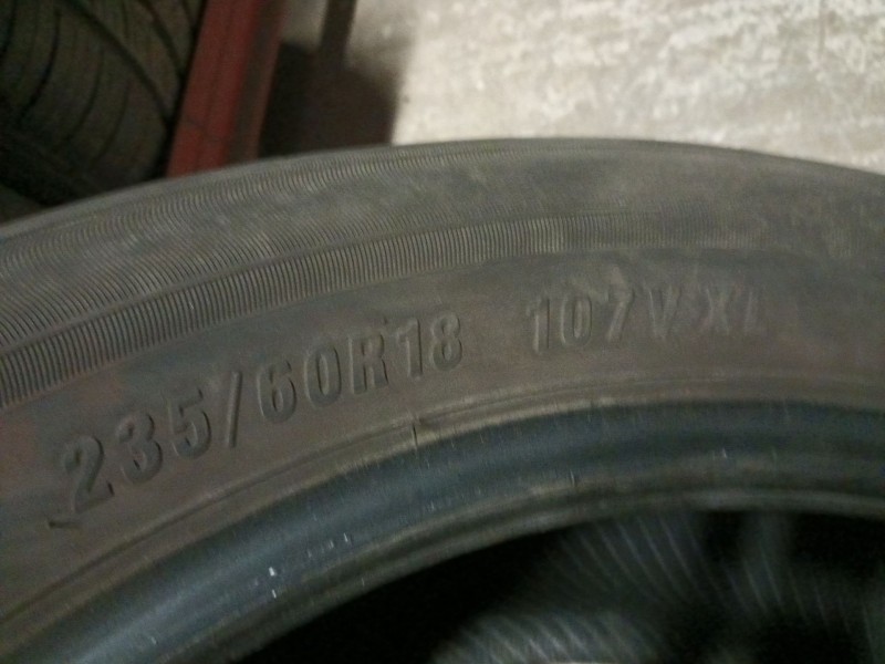 Recambio de neumatico pareja para neumatico neumatico ocasion referencia OEM IAM 235/60/18 107 V AUTOGREEN SPORTCRUISER 