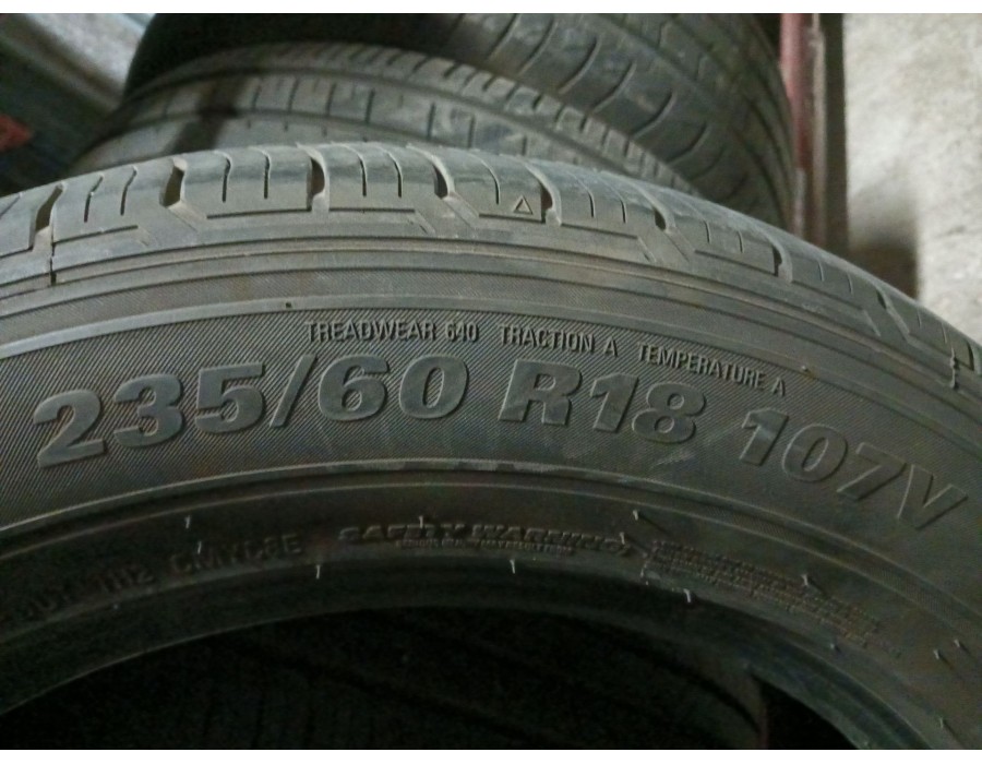 Recambio de neumatico pareja para neumatico neumatico ocasion referencia OEM IAM 235/60/18 107 V KUMHO CRUGENT HP71 