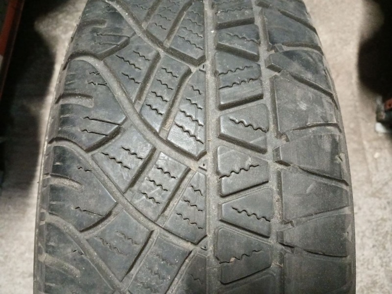 Recambio de neumatico ocasión para neumatico neumatico ocasion referencia OEM IAM 225/65/18 107 H MICHELIN LATTITUDE CROSS 