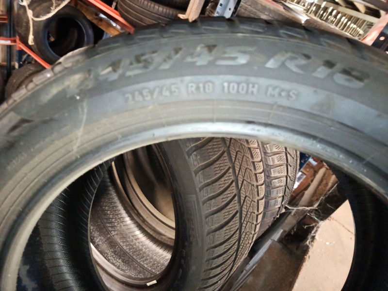 Recambio de neumatico pareja para neumatico neumatico ocasion referencia OEM IAM 245/45/18 100H PIRELLI WINTER SOTTOZERO 3 