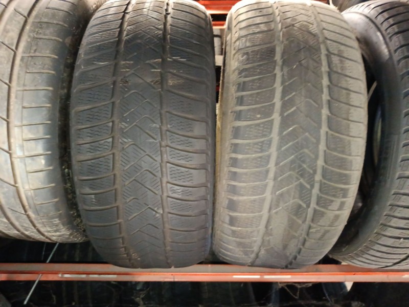 Recambio de neumatico pareja para neumatico neumatico ocasion referencia OEM IAM 245/45/18 100H PIRELLI WINTER SOTTOZERO 3 