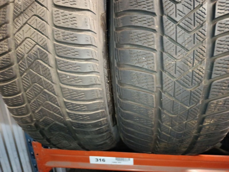 Recambio de neumatico pareja para neumatico neumatico ocasion referencia OEM IAM 245/45/18 100H PIRELLI WINTER SOTTOZERO 3 