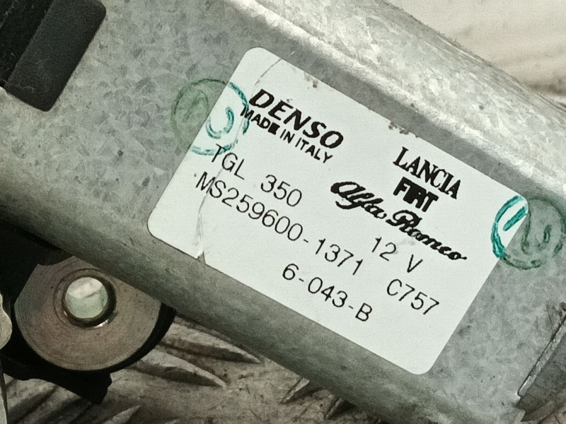Recambio de motor limpia trasero para fiat 500 (312) 500 referencia OEM IAM MS2596001371  