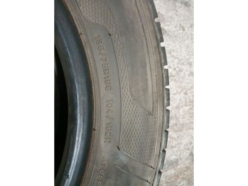 Recambio de neumatico pareja para neumatico neumatico ocasion referencia OEM IAM 185/75/16 104/102R KLEBER TRANS PRO 