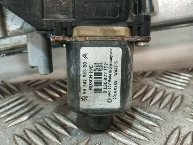 Recambio de elevalunas delantero derecho para peugeot 208 referencia OEM IAM 9674254380 0130822702 9673154380
