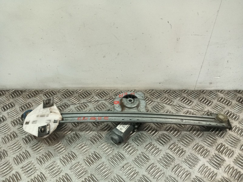 Recambio de elevalunas delantero derecho para dacia logan referencia OEM IAM 400727G  