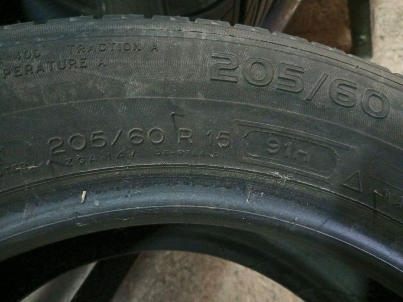 Recambio de neumatico ocasión para neumatico neumatico ocasion referencia OEM IAM 205/60/15 91H MICHELIN ENERGY SAVER 205601591H
