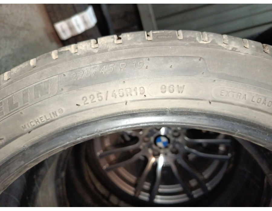 Recambio de neumatico pareja para neumatico neumatico ocasion referencia OEM IAM 225/45/19 96W MICHELIN PRYMACY 4 225451996W
