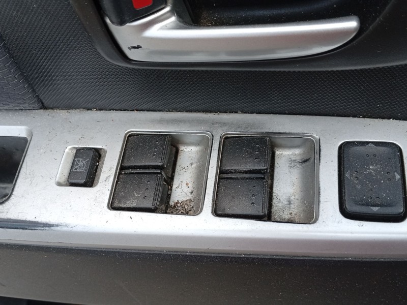 Recambio de mando elevalunas delantero izquierdo para mazda 5 (cr) 2.0 cd (cr19) referencia OEM IAM CC6466350A  