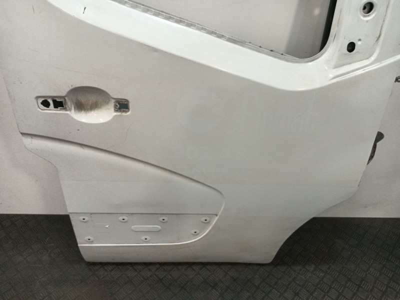 Recambio de puerta delantera derecha para renault master iii master iii referencia OEM IAM 801009976R  