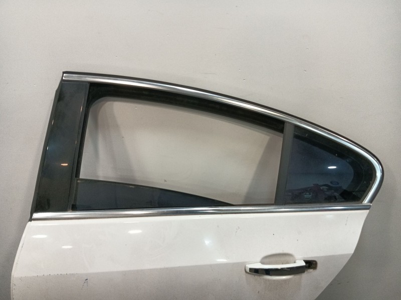 Recambio de puerta trasera izquierda para opel insignia a (g09) 2.0 cdti (68) referencia OEM IAM 22805992 22796347 