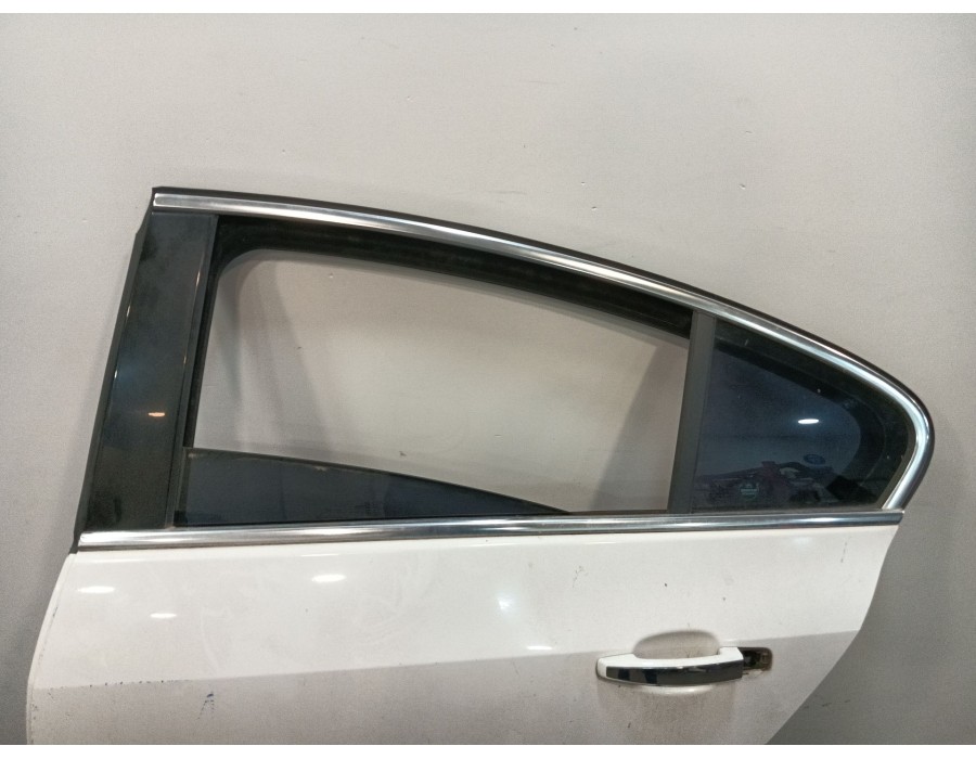 Recambio de puerta trasera izquierda para opel insignia a (g09) 2.0 cdti (68) referencia OEM IAM 22805992 22796347 