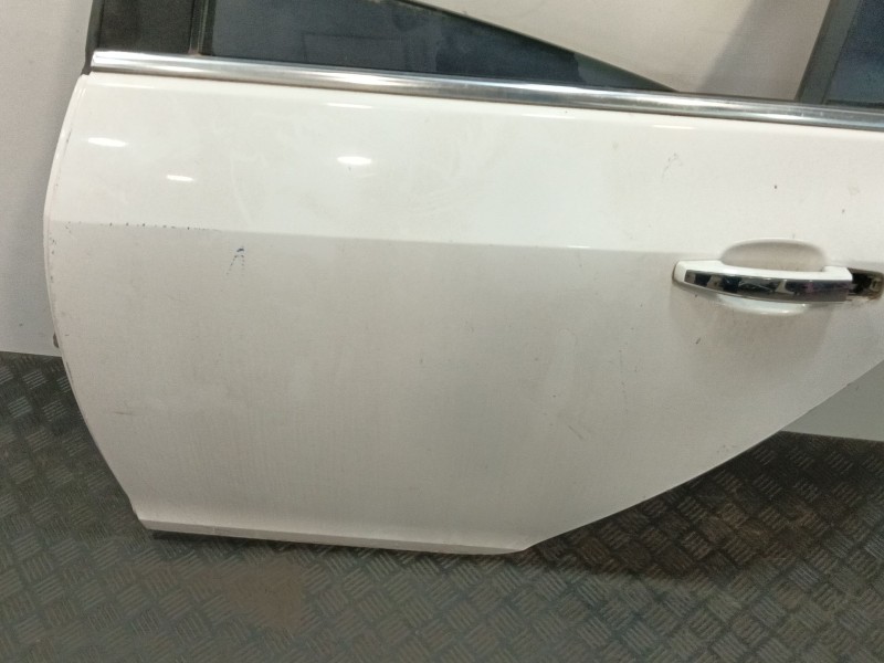 Recambio de puerta trasera izquierda para opel insignia a (g09) 2.0 cdti (68) referencia OEM IAM 22805992 22796347 