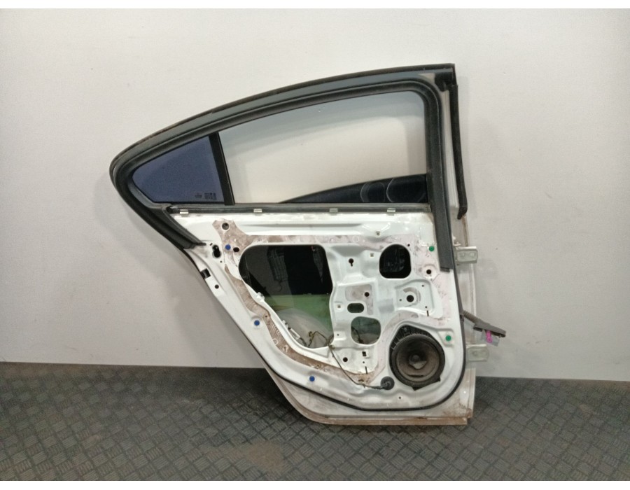 Recambio de puerta trasera izquierda para opel insignia a (g09) 2.0 cdti (68) referencia OEM IAM 22805992 22796347 
