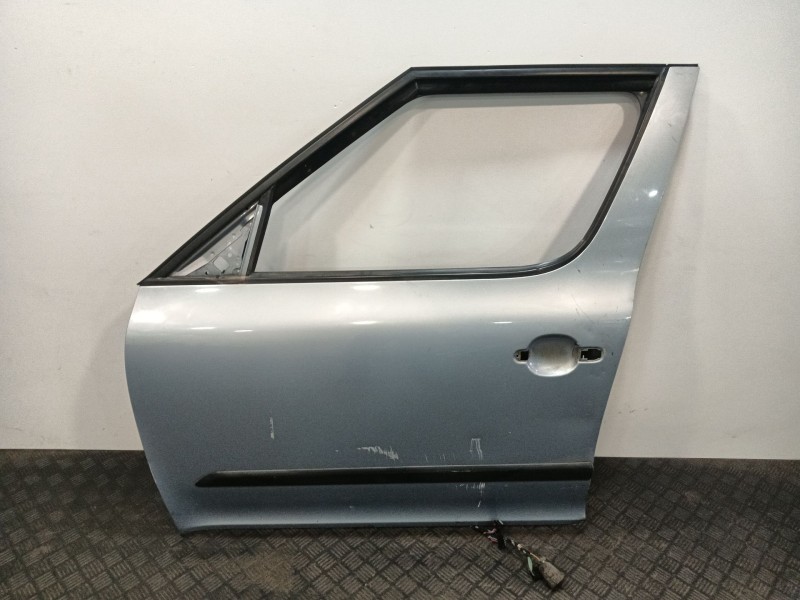 Recambio de puerta delantera izquierda para skoda yeti (5l) 1.2 tsi referencia OEM IAM 5L0831055  