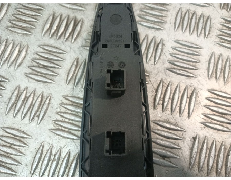 Recambio de mando elevalunas delantero izquierdo para citroën c4 i (lc_) 1.6 16v referencia OEM IAM ZQ800629XT  