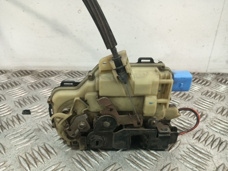 Recambio de cerradura puerta trasera izquierda para seat ibiza iii (6l1) 1.4 16v referencia OEM IAM 991992101 839015AG 