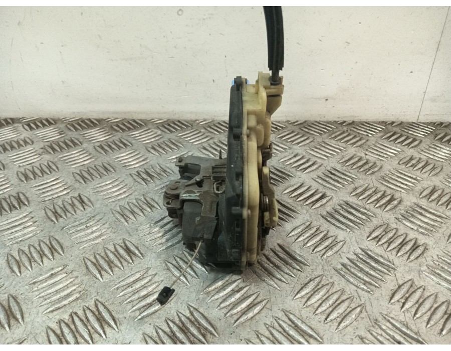 Recambio de cerradura puerta trasera izquierda para seat ibiza iii (6l1) 1.4 16v referencia OEM IAM 991992101 839015AG 