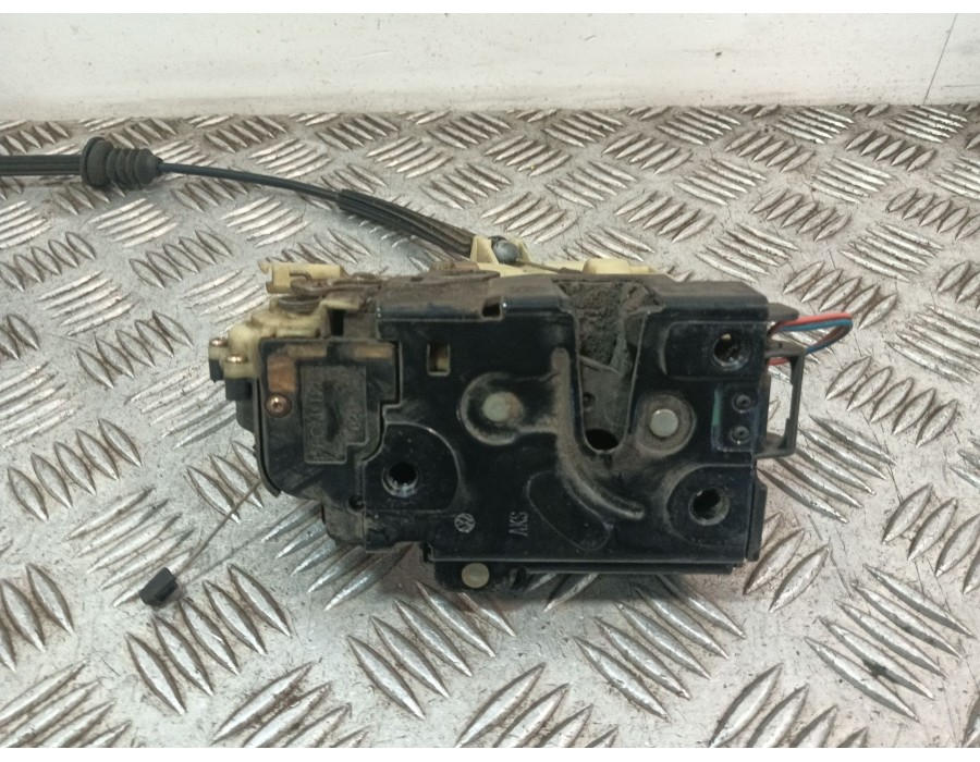 Recambio de cerradura puerta trasera izquierda para seat ibiza iii (6l1) 1.4 16v referencia OEM IAM 991992101 839015AG 