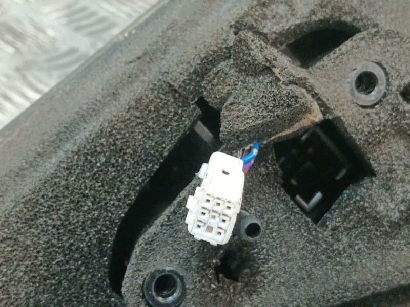 Recambio de retrovisor izquierdo para mazda 3 sedán (bl) 1.6 mzr (bl12) referencia OEM IAM E4022683 E4022684 