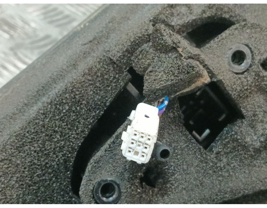 Recambio de retrovisor izquierdo para mazda 3 sedán (bl) 1.6 mzr (bl12) referencia OEM IAM E4022683 E4022684 