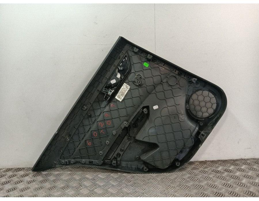 Recambio de guarnecido puerta trasera derecha para skoda fabia iii (nj3) 1.0 tsi referencia OEM IAM 6V6867024F 6VX867024X 