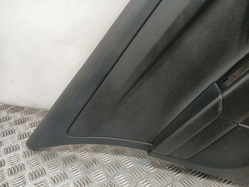 Recambio de guarnecido puerta trasera izquierda para skoda fabia iii (nj3) 1.0 tsi referencia OEM IAM 6V6867023F  
