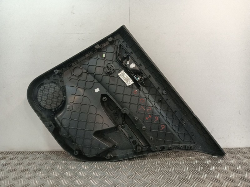 Recambio de guarnecido puerta trasera izquierda para skoda fabia iii (nj3) 1.0 tsi referencia OEM IAM 6V6867023F  