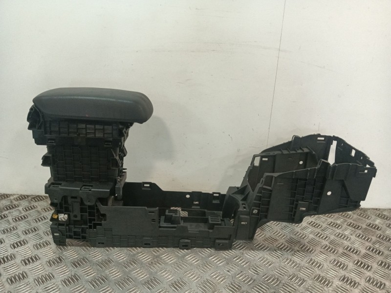 Recambio de apoyabrazos central para ford ecosport 1.0 ecoboost referencia OEM IAM GN15A045A06 GN15A045B55 