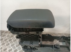 Recambio de apoyabrazos central para ford ecosport 1.0 ecoboost referencia OEM IAM GN15A045A06 GN15A045B55  2