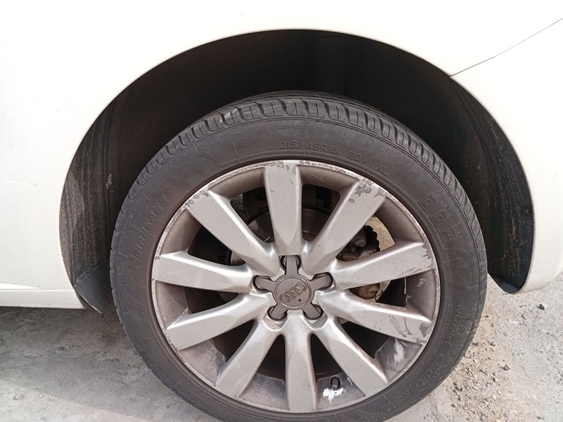 Recambio de paso de rueda trasero izquierdo para audi a1 (8x1, 8xk) 1.6 tdi referencia OEM IAM 8X0810971F  