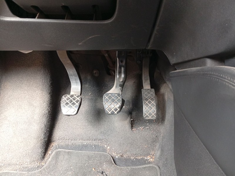 Recambio de pedal embrague para audi a1 (8x1, 8xk) 1.6 tdi referencia OEM IAM 6R1721321B  