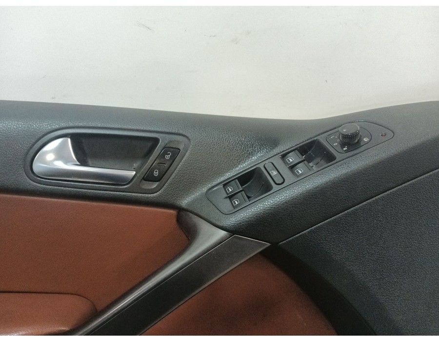 Recambio de guarnecido puerta delantera izquierda para volkswagen tiguan (5n_) 1.4 tsi 4motion referencia OEM IAM 5N0867011 JCL1