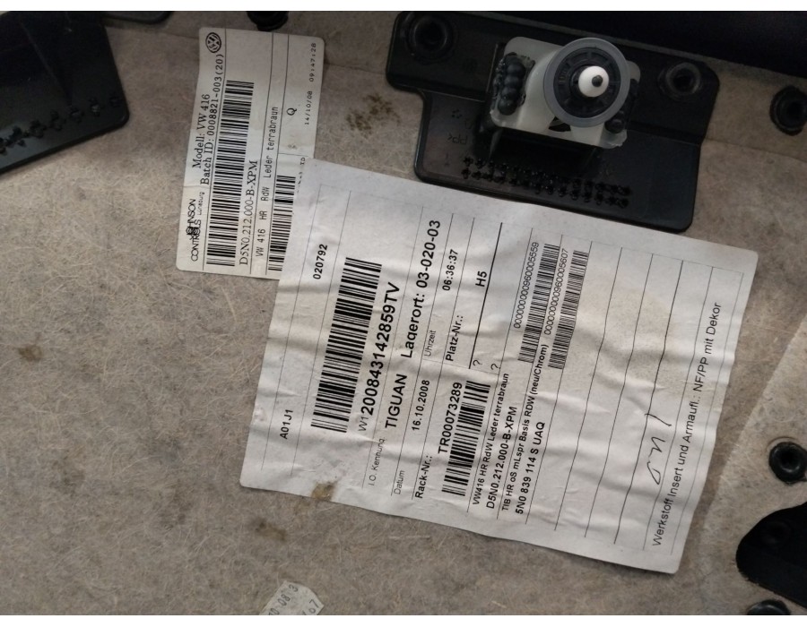 Recambio de guarnecido puerta trasera derecha para volkswagen tiguan (5n_) 1.4 tsi 4motion referencia OEM IAM 5N0867212 JCL14872