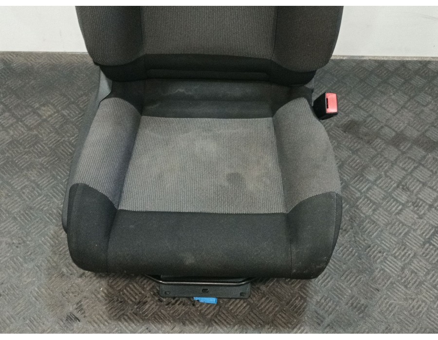 Recambio de asiento delantero derecho para citroën c4 cactus 1.2 vti 82 referencia OEM IAM 1611569080 1610829280 