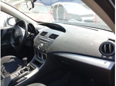 Recambio de salpicadero para mazda 3 sedán (bl) 1.6 mzr (bl12) referencia OEM IAM BBY46040002  