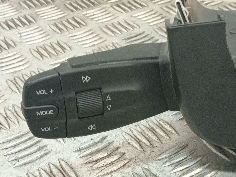 Recambio de moldura para seat ibiza iv (6j5, 6p1) 1.2 referencia OEM IAM 6J0858559 960174001 