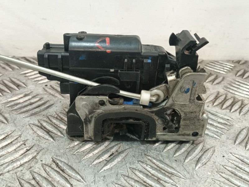 Recambio de cerradura puerta delantera derecha para dacia lodgy stepway referencia OEM IAM 805025267R  