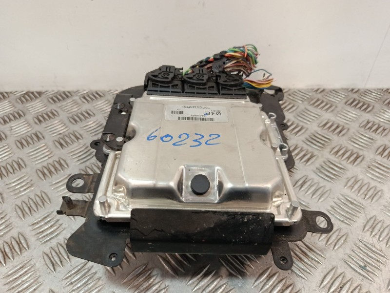 Recambio de centralita motor uce para volvo v40 station wagon (645) 1.9 di referencia OEM IAM 30630048  