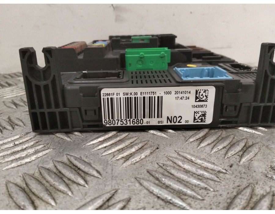Recambio de caja reles / fusibles para citroën c4 cactus 1.2 vti 82 referencia OEM IAM 9807531680 E1064160 