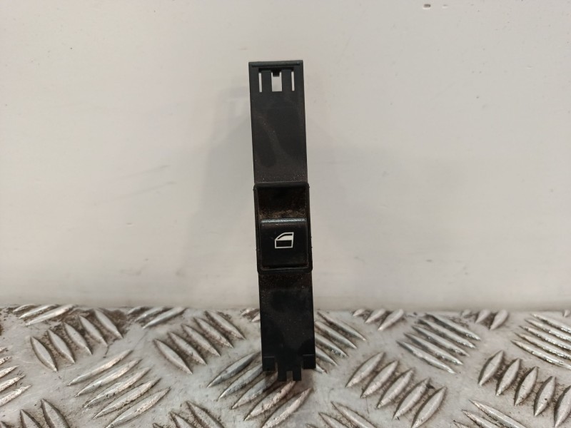 Recambio de mando elevalunas delantero izquierdo para bmw serie 3 compact (e46) referencia OEM IAM 6902177  