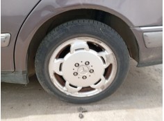 Recambio de paso de rueda trasero izquierdo para mercedes-benz clase e (w210) e 280 (210.053) referencia OEM IAM 2106982530  