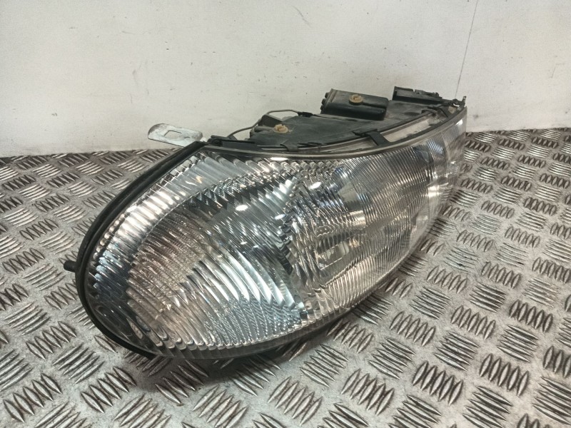 Recambio de faro derecho para ford mondeo ii (bap) 2.5 24v referencia OEM IAM 96BG13K060AA 1305219078 