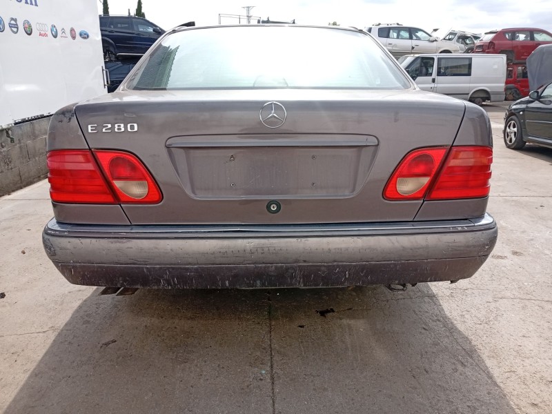 Recambio de refuerzo paragolpes trasero para mercedes-benz clase e (w210) e 280 (210.053) referencia OEM IAM 2108852837  