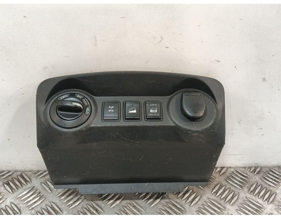 Recambio de mando multifuncion para nissan navara np300 pick-up (d23, d23t) 2.3 dci referencia OEM IAM 682464KJ0A  