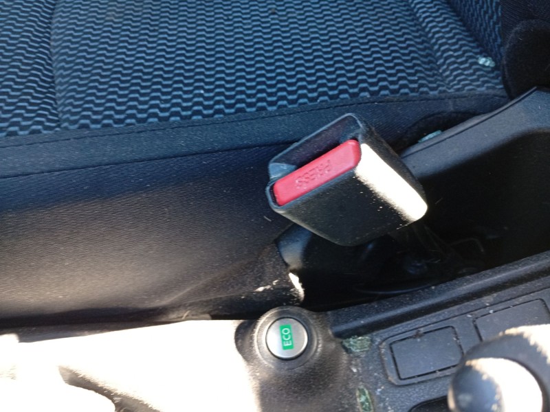 Recambio de enganche cinturon delantero derecho para nissan note (e12) 1.5 dci referencia OEM IAM   
