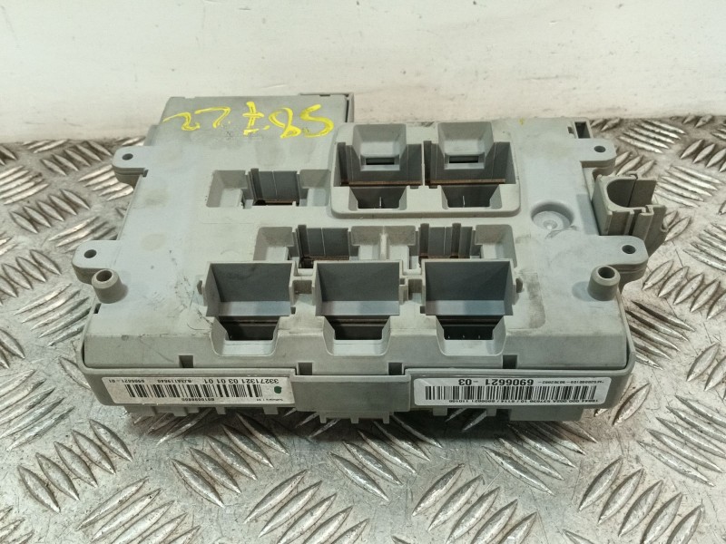 Recambio de caja reles / fusibles para bmw serie 3 berlina (e90) referencia OEM IAM 690662103 690662101 