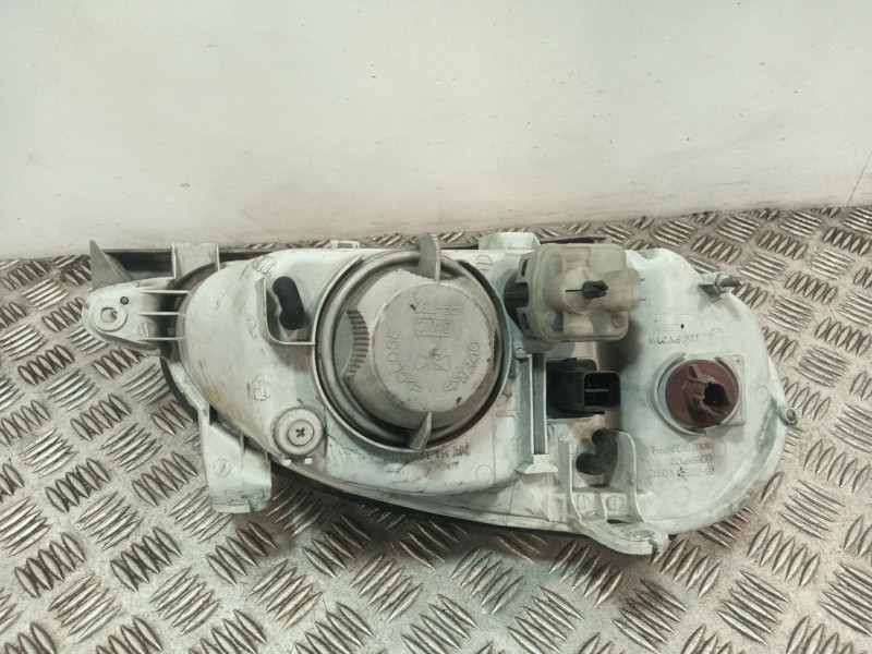 Recambio de faro izquierdo para daewoo lanos (klat) 1.3 referencia OEM IAM 96304610 082221104L 